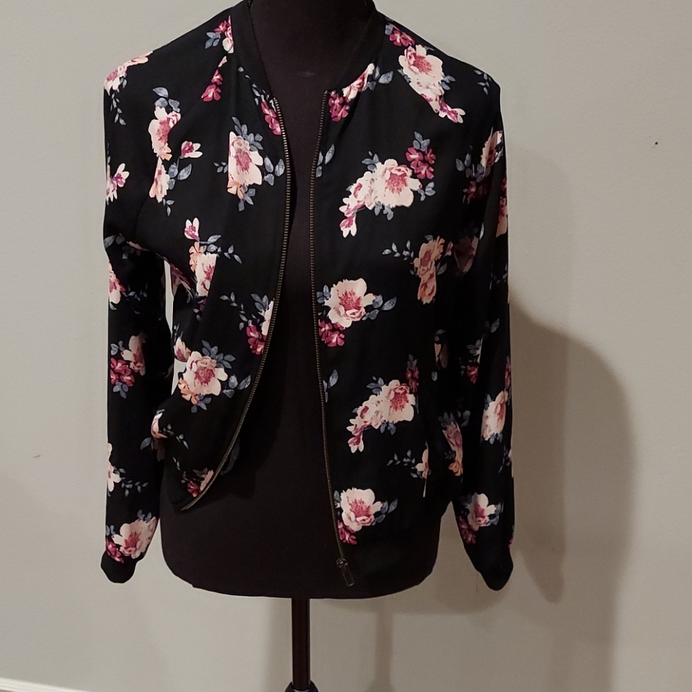 Jacket - Picture 1 of 4